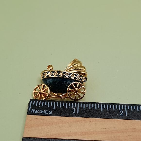 Vintage Baby Buggy Stroller Brooch, Expecting Parents Gift, Moving Wheel, 1 1/4" - Picture 5 of 9